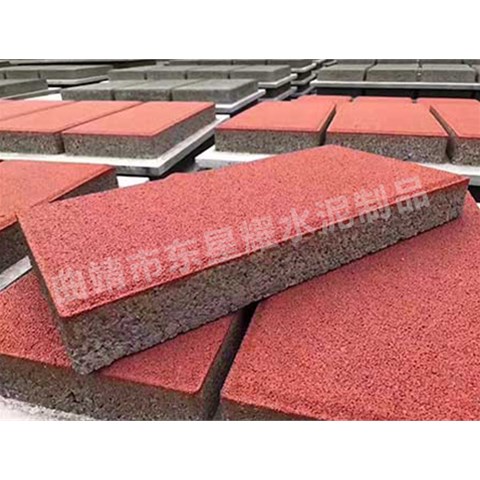 透水磚的孔隙率大小對其透水和保水性能有怎樣的具體關聯(lián)？曲靖東星耀水泥制品廠家告訴你